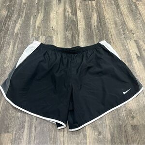 NIKE - Running Shorts